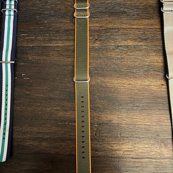 Hamilton Khaki Field Automatic Silver Dial Men’s Watch & 29 NATO/Zulu Straps - Picture 4 of 17